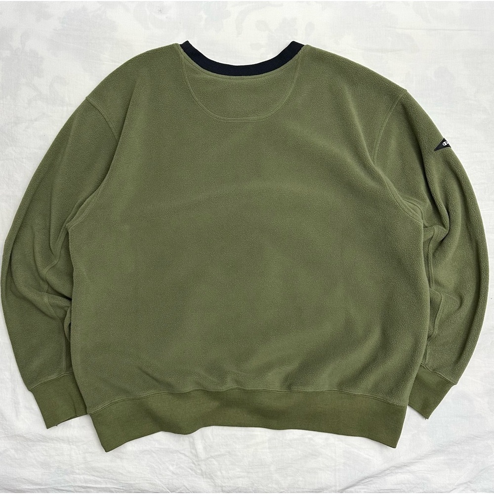 Fuzzy Champion Fleece Crew - Picture 2 of 3